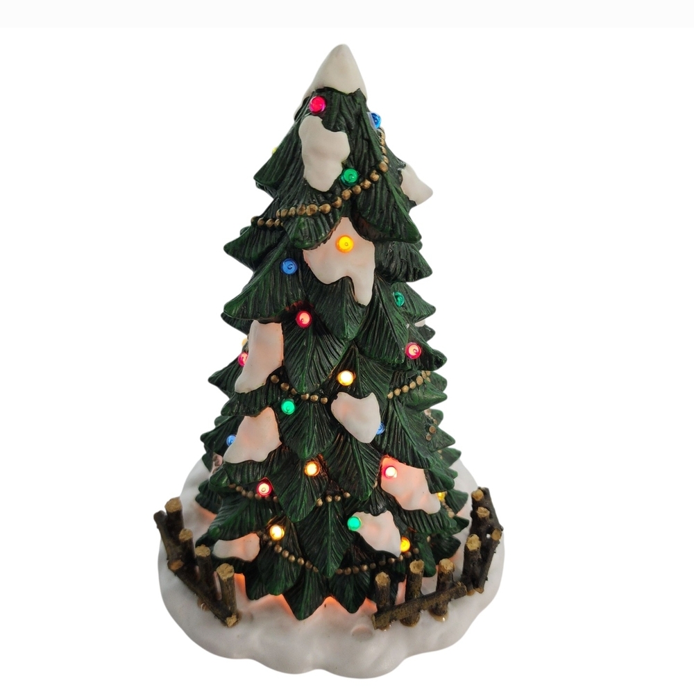 Vintage Chritmas Tree With Lights